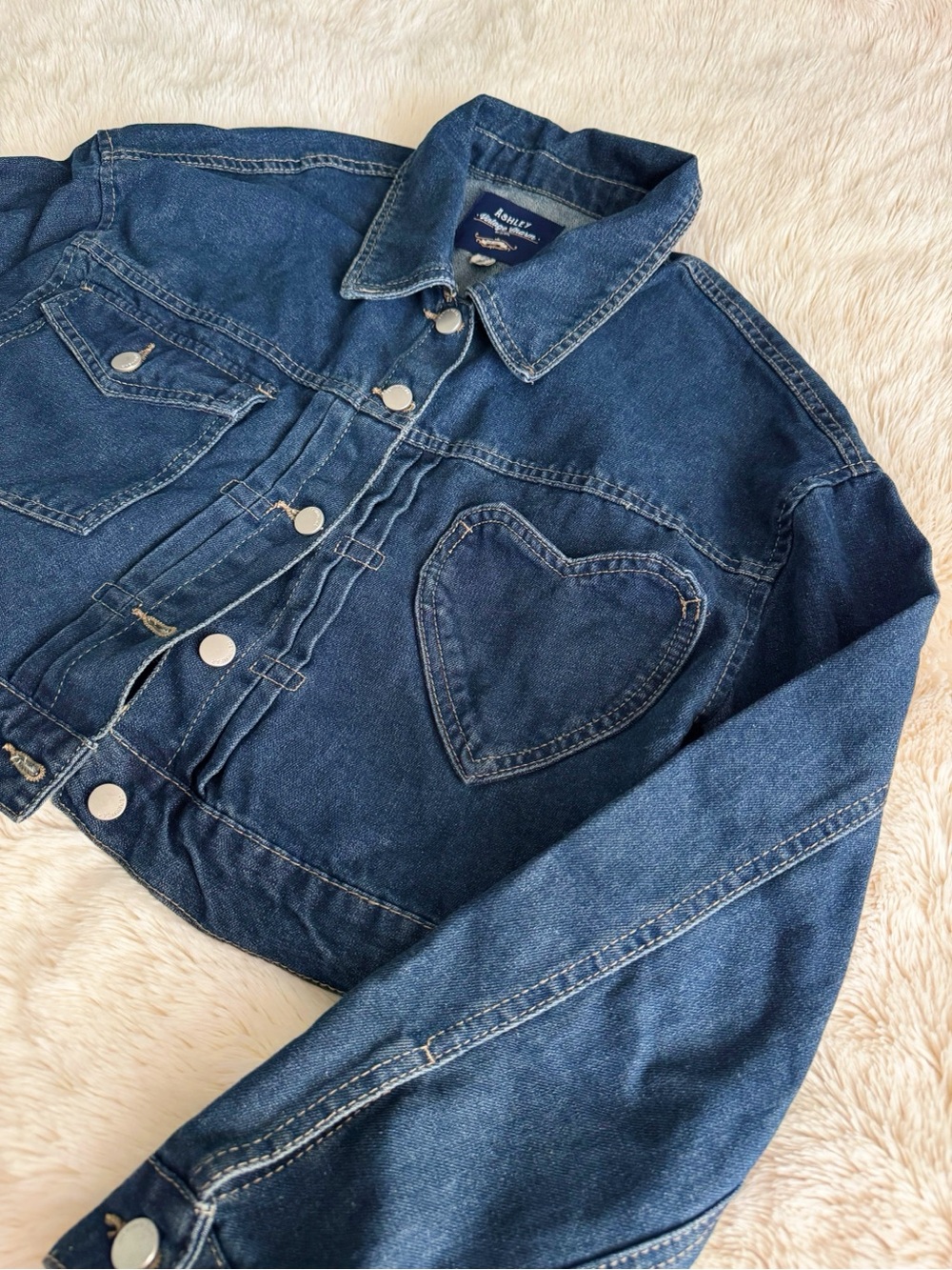 Ashley Vintage Charm cropped denim jacket - Picture 2 of 3